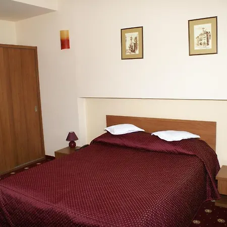 Ferdinand Ξενοδοχείο